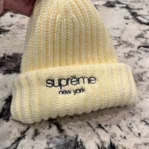🤩Supreme Beanie 🤩 pale yellow